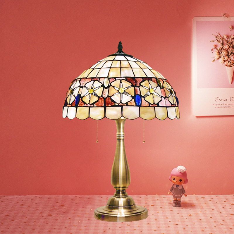 Muschelblume-Gürtel-Hemisphere-Tischlampe Mediterraner 2-Licht gebürstete Messing Nachtständer mit Pull-Kette