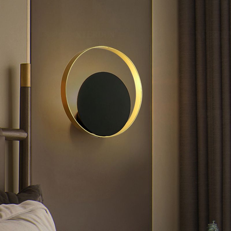 Metallic Round Sconce Light Fixture Modernist 1-Head LED Wall Lamp in Black and Gold for Corner