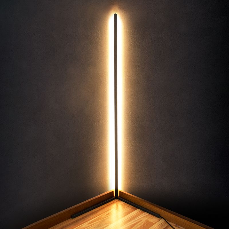 Metal Linear Shape Floor Lamp Modern Style 1 Light Floor Lamp Fixture in Black