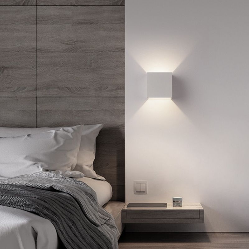 Square Shade Metal Wall Sconce Modern Style 2-Lights Wall Mount Light