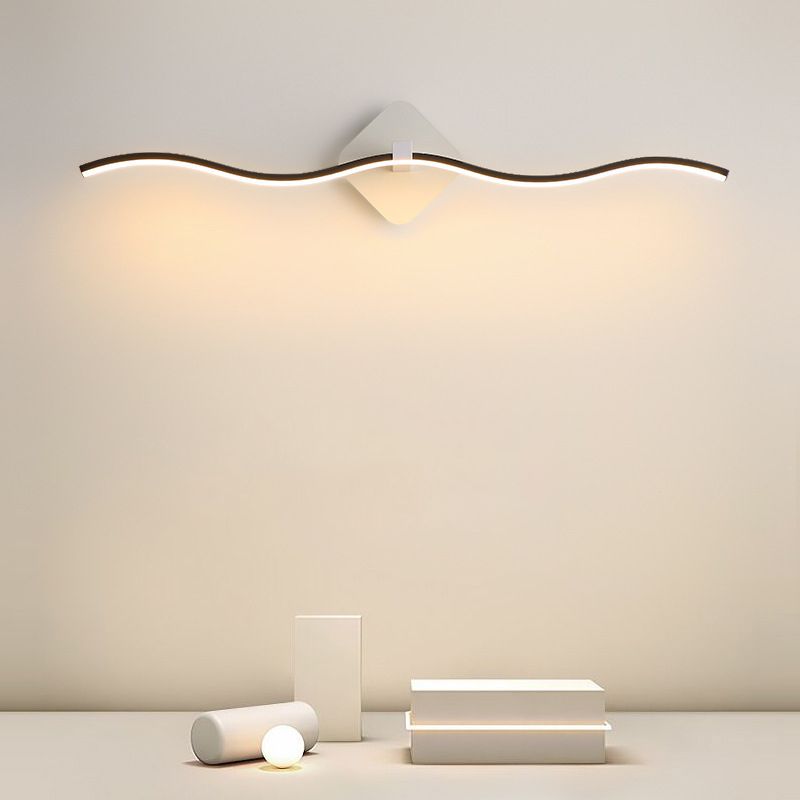 Vanité métallique moderne Lumière miroir à LED de forme linéaire pour salle de bain