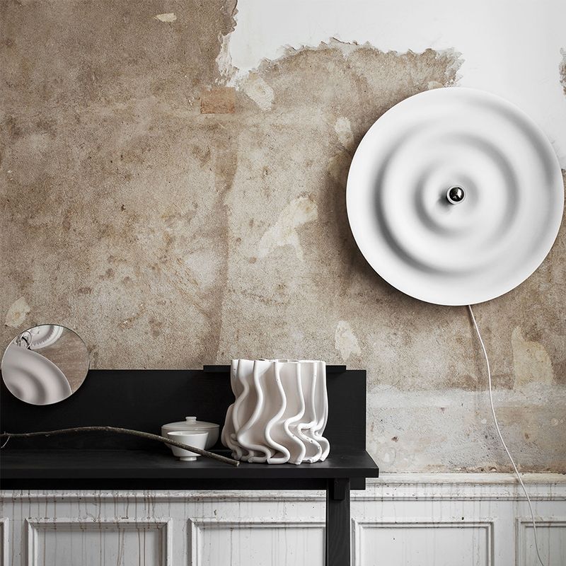 Simplicity Contemporary Wall Sconce Light with Metal Shade for Bedroom