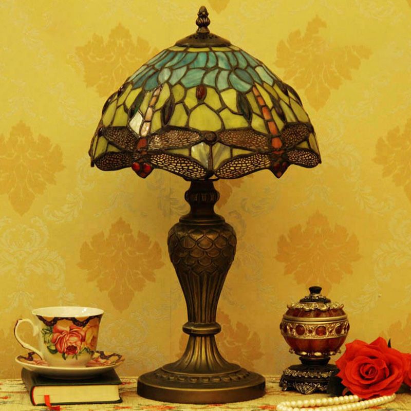 Lumière de nuit en forme de vitrail 1 lampe de bureau à motifs de libellule en jaune clair et bleu avec base en forme d'urn