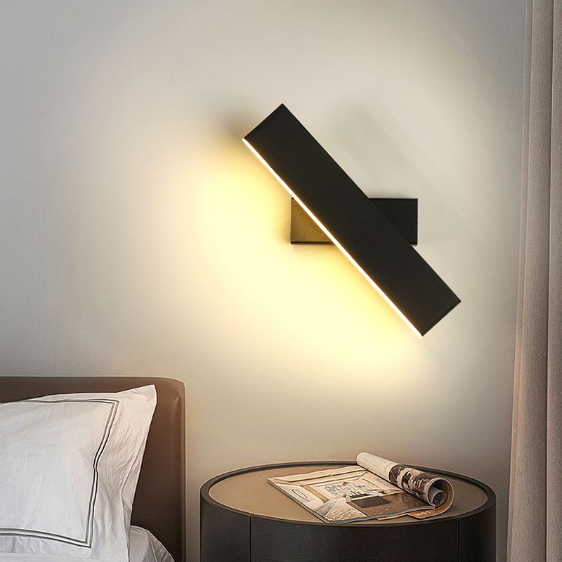 Lampada a parete a LED rettangolare acrilica in stile moderno in ferro battuto in ferro battuto con una parete per camera da letto