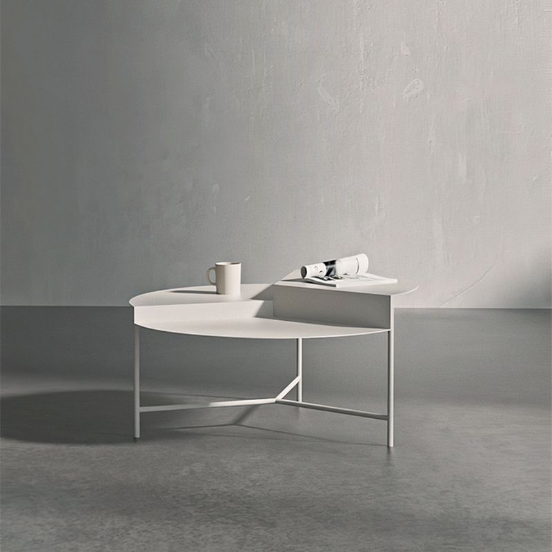 Mid-Century Modern Rond Coffee Table with 3 Legs in Iron 17.72" High