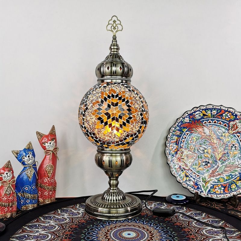 Handcrafted Art Glass Ball Desk Lamp Vintage 1 Head Living Room Nightstand Light in White/Beige/Yellow