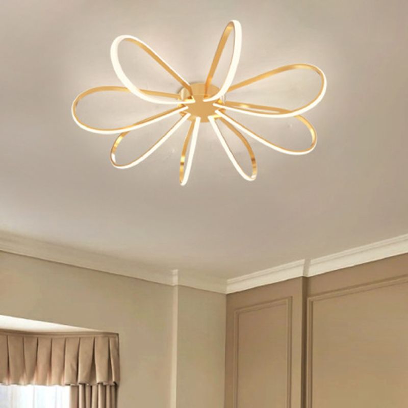 Petal Acrylic Flush Mount Ceiling Light Modern LED Gold Flush Ceiling Light Fixture