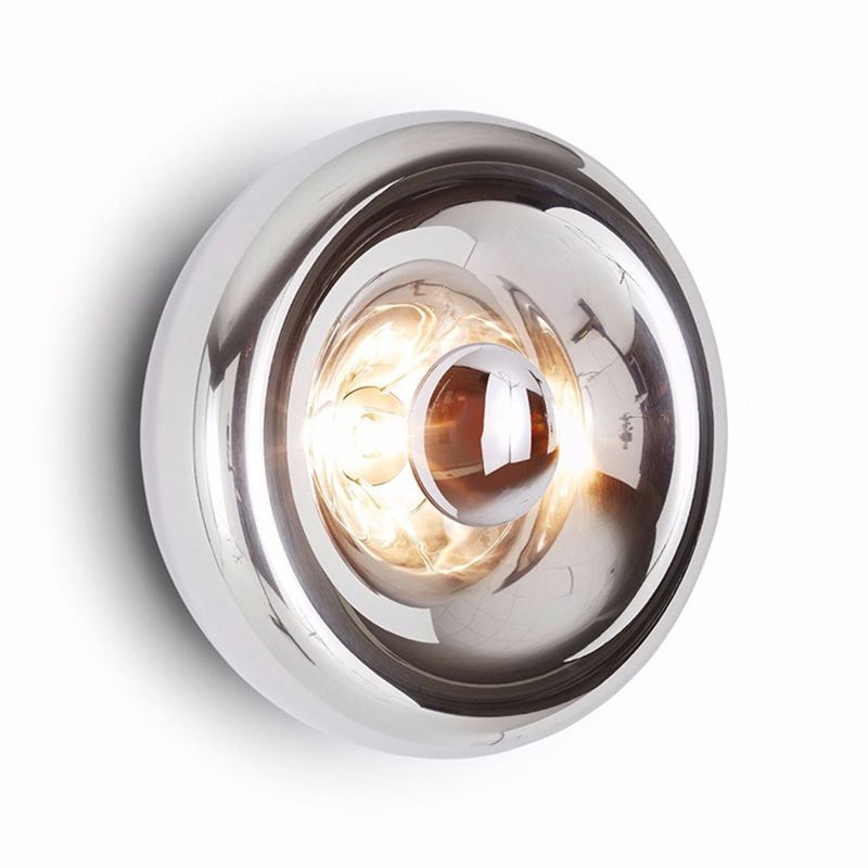 Postmodern Metal Wall Sconce Single Head Wall Mounted Light Fixture for Living Room