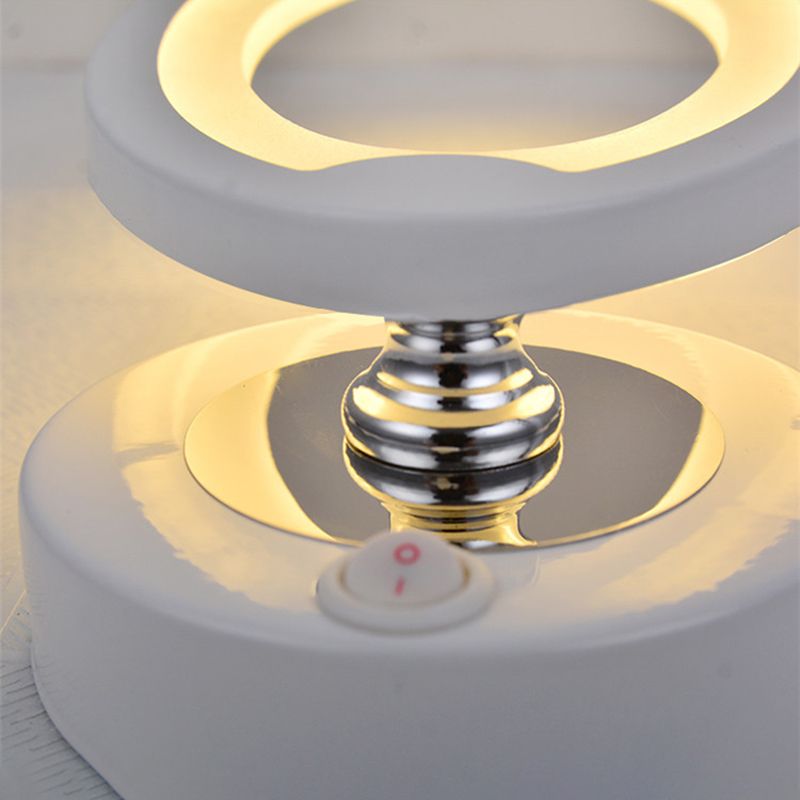 Amplia de la pared LED blanca acrílica en la lámpara de pared geométrica de hierro forjado de estilo conciso moderno para espacios interiores