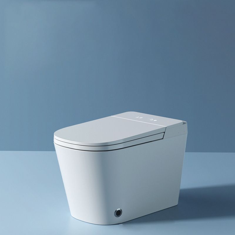 Modern Skirted Toilet Bowl Siphon Jet Toilet with Soft-Close Seat for Bathroom