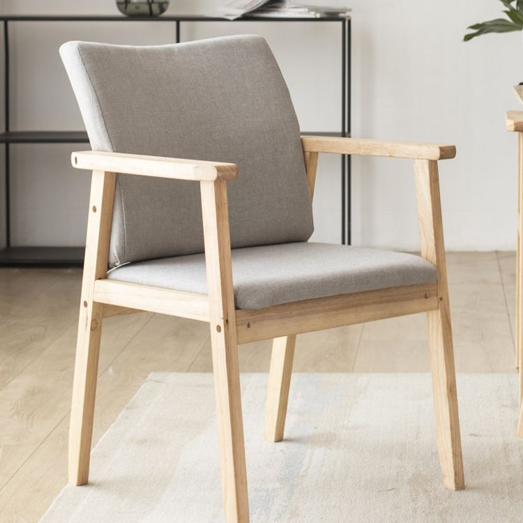 Chaise contemporaine en bois d'hévéa à dossier solide, chaise de salle à manger en bois au fini mat avec pieds naturels