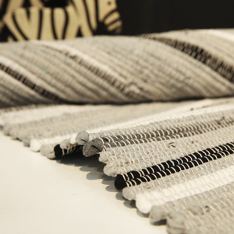 Multi-Color Bedroom Rug Bohemian Stripe Printed Carpet Cotton Pet Friendly Handspun Easy Care Rug with Tassel