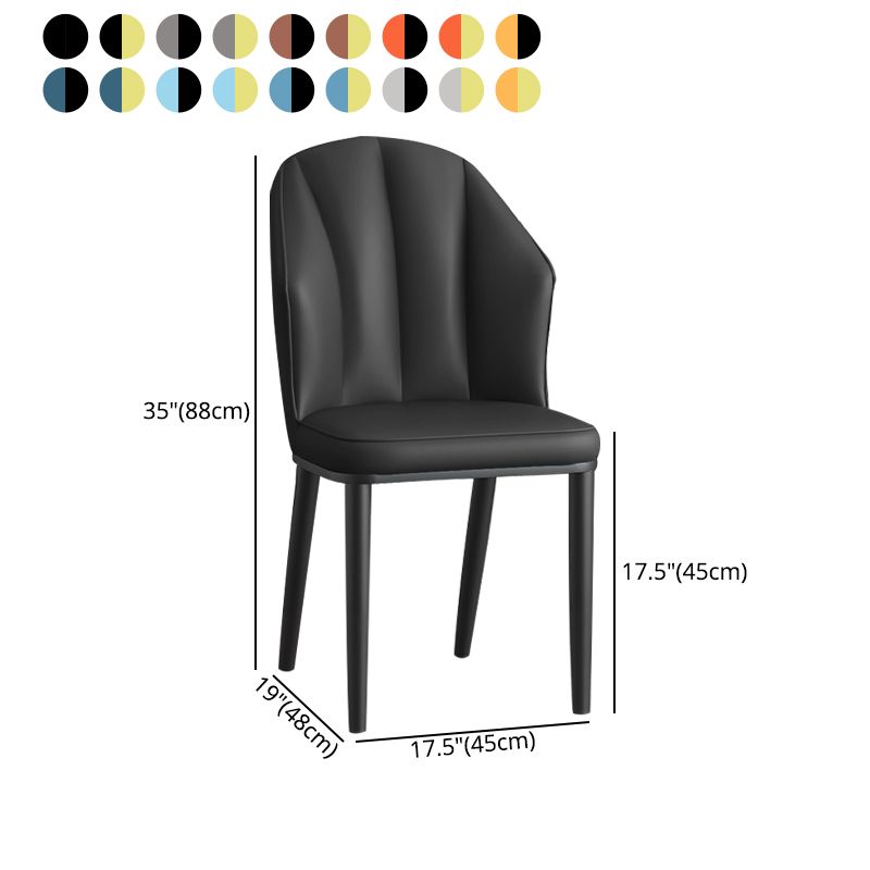La salle à manger en métal Glam préside les chaises en cuir latérales tapissées sans bras pour le restaurant