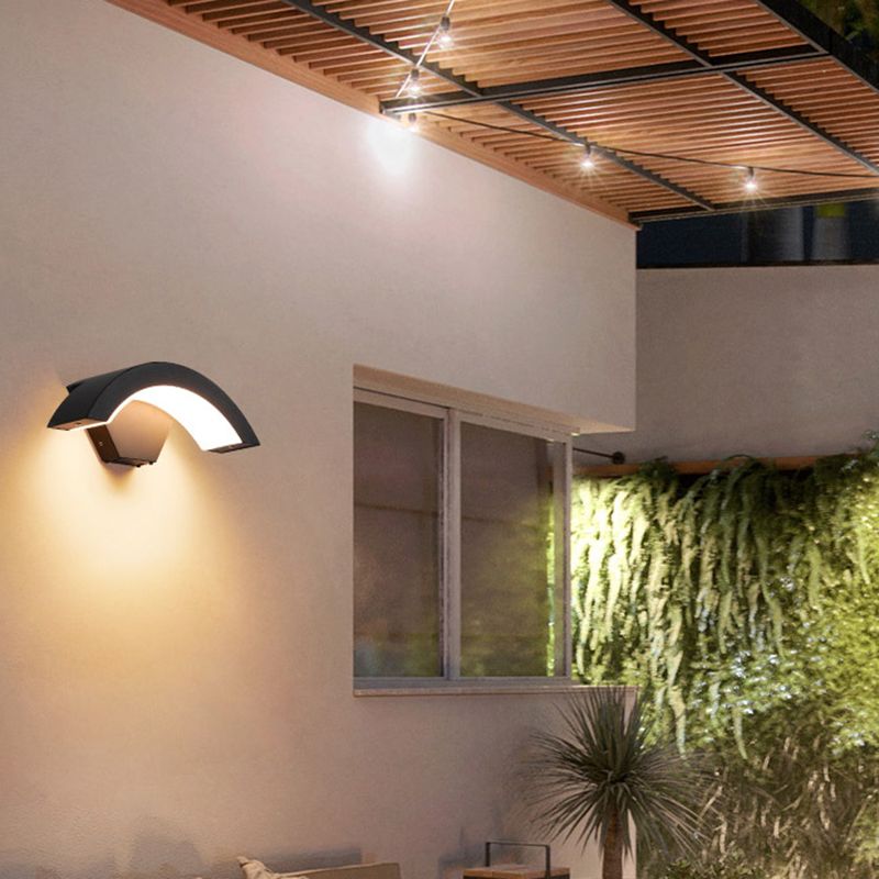 Modern Outside Geometric Wall Light Fixture Metal 1 Light in Black