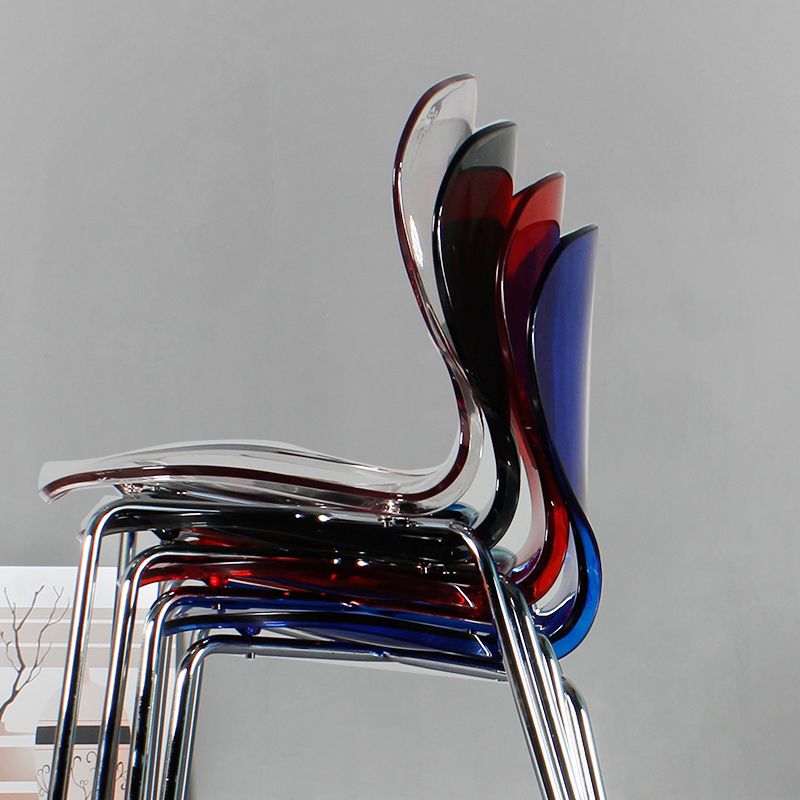 Chaise latérale arrière solide en plastique moderne 33" H dinant la chaise avec 4 jambes pour le restaurant