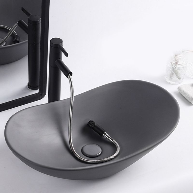 Modern Bathroom Sink Oval Bathroom Sink Overflow with Basin and Faucet
