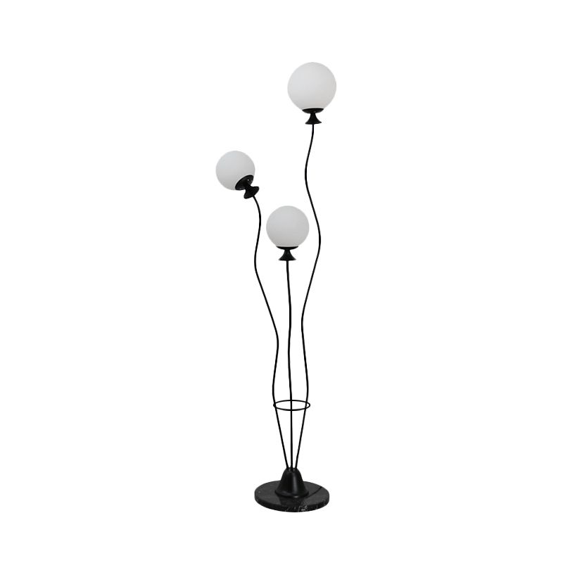 Palla in piedi leggero con braccio curvo modernista vetro 3 teste soggiorno lampada da pavimento in bianco/bianco