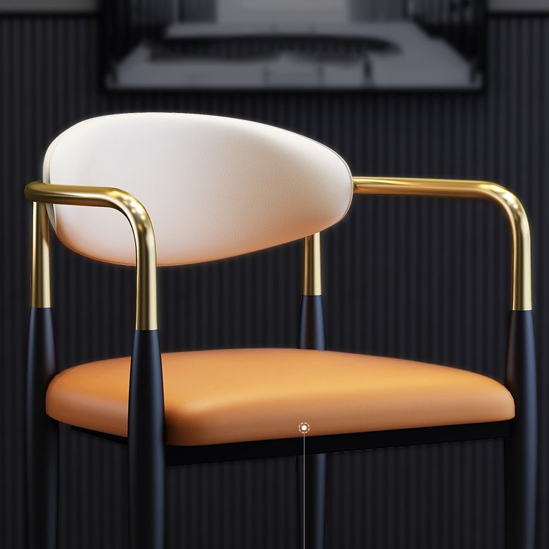 Scandinavische stijl Open Back Eetstoel Zwarte afwerking Blackafwerking Metalen Gekoppelde zijstoel voor thuisgebruik