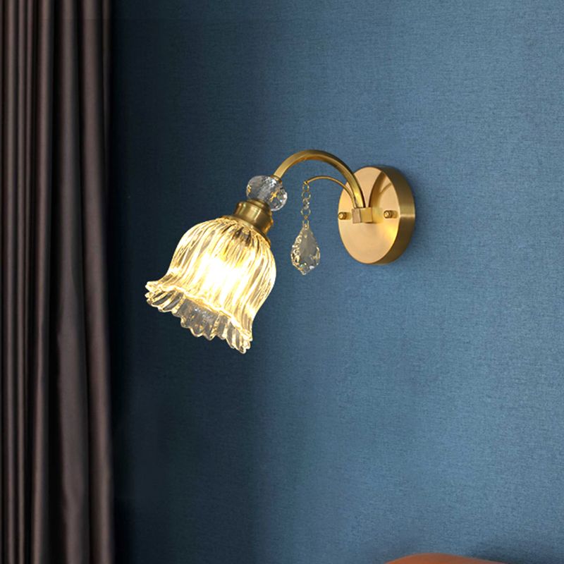 Magazijnbloemwandwandlicht 1-bulb helder geribbelde glazen wand gemonteerd lamp met kristallen druppel decor in messing