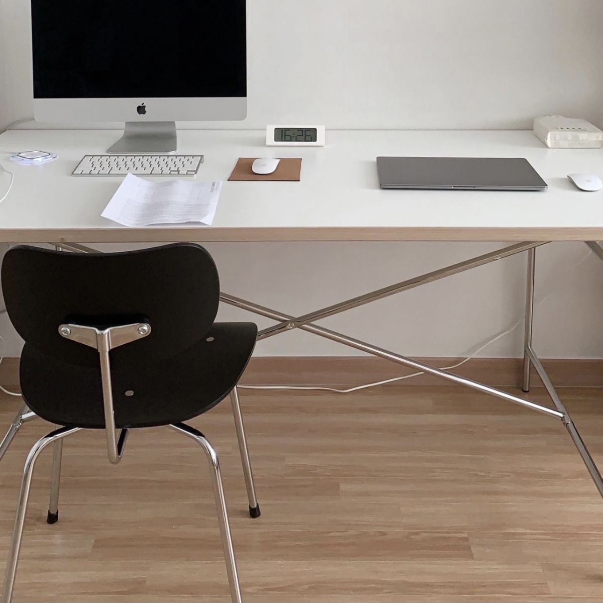 Modern Style Wooden Dining Chairs Open Back Dining Side Chair with Metal Legs