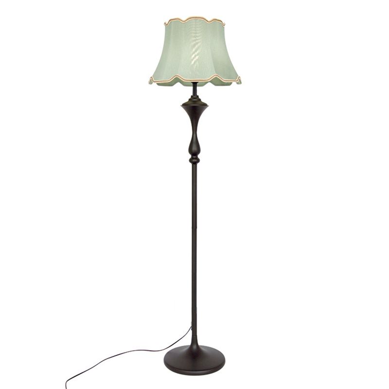 Bell-vormige stof vloerlamp traditionele eenzijdig woonkamer staand licht met geschulpte afwerking