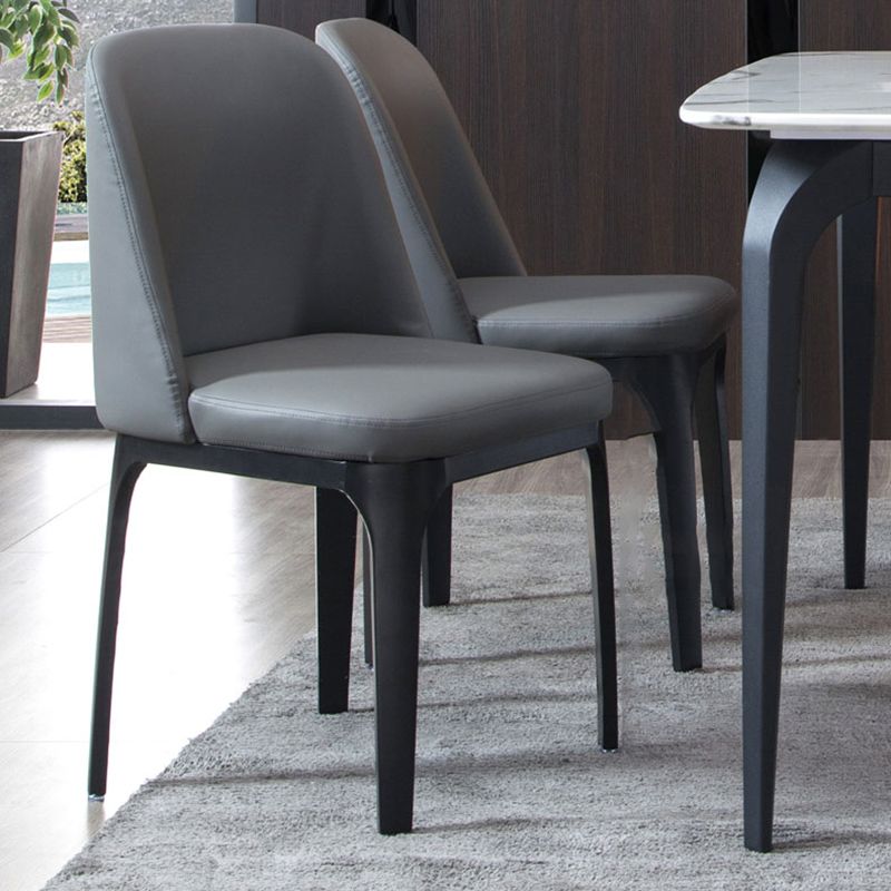 Chaise latérale tapissée par restaurant industriel finition mate Parsons dinant la chaise