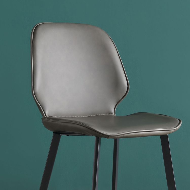 Sillas de comedor sin brazos tapizadas Sillas laterales con respaldo de cuero con patas de metal