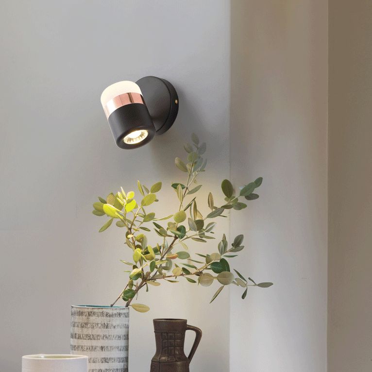 Minimalism Aluminum Wall Mount Lamp Bedroom Wall Lighting Fixture with 1 Spotlight