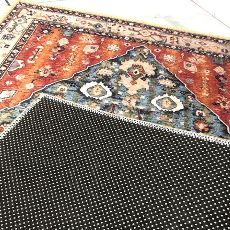 Traditional Ethnic Style Carpet Polyester Rug Non-Slip Backing Indoor Carpet for Home Decoration