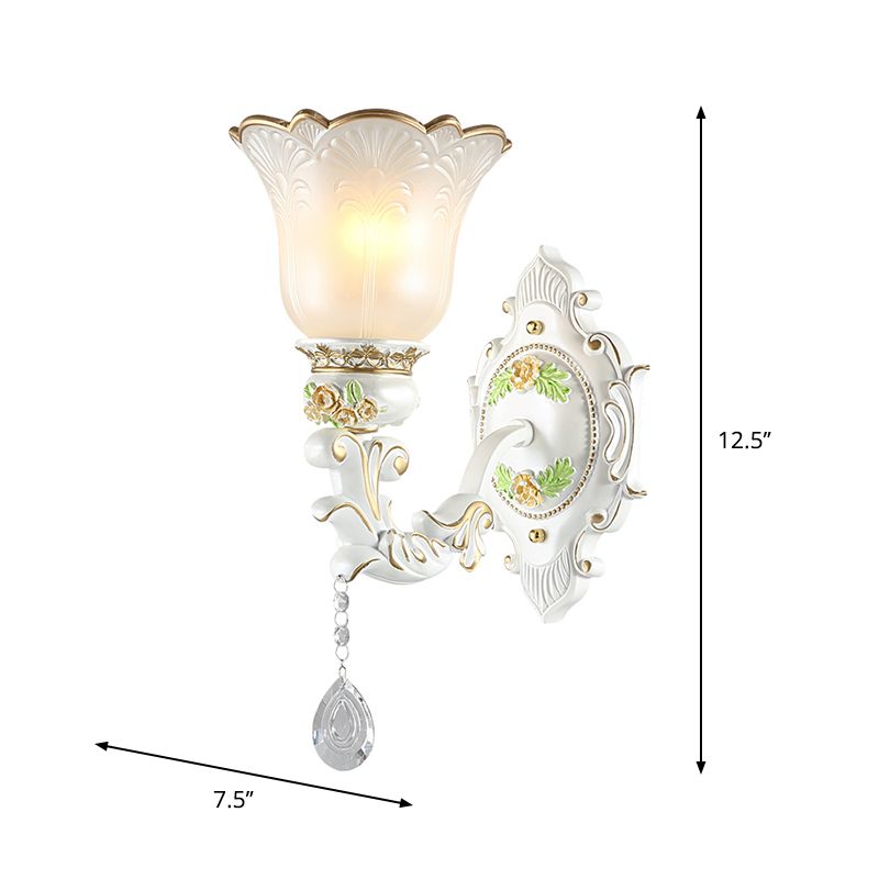 Luz de pared Bellflower de 1/2 Light Splique Vintage White Glass Mount accesorio con caída de cristal