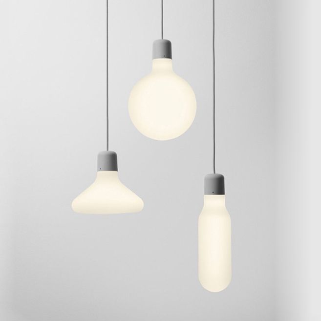 Moderna Ligera de lámpara de luz 1 con sombra de vidrio blanco Bola de plata/cono/lámpara colgante en forma de píldora
