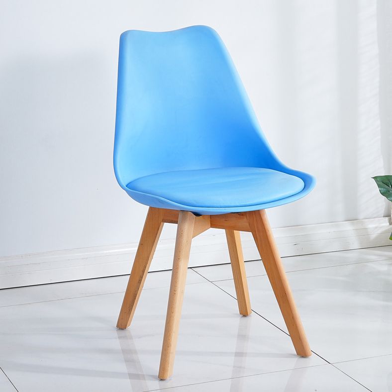 Sala da pranzo in stile glam sedia late