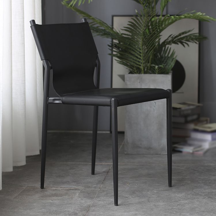 Sillas de comedor de cuero de estilo industrial Sillas laterales de comedor sin brazos con respaldo sólido (juego de 2)