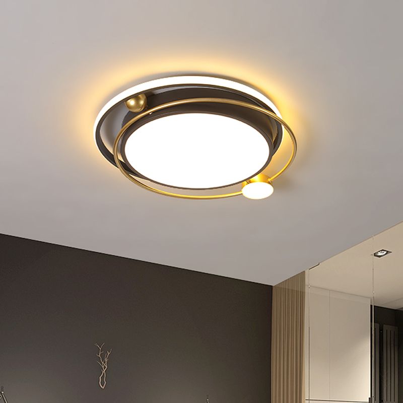 Metallic Circular Flush Light Fixture Minimalist LED Flush Mount Lighting in Black-Gold