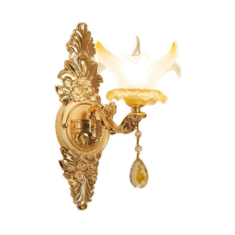 Petal Wall Sconce Vintage Verre Opale Verre d'opale 1/2-Bulb Gold Wall Lightture With Teardrop Crystal Deco