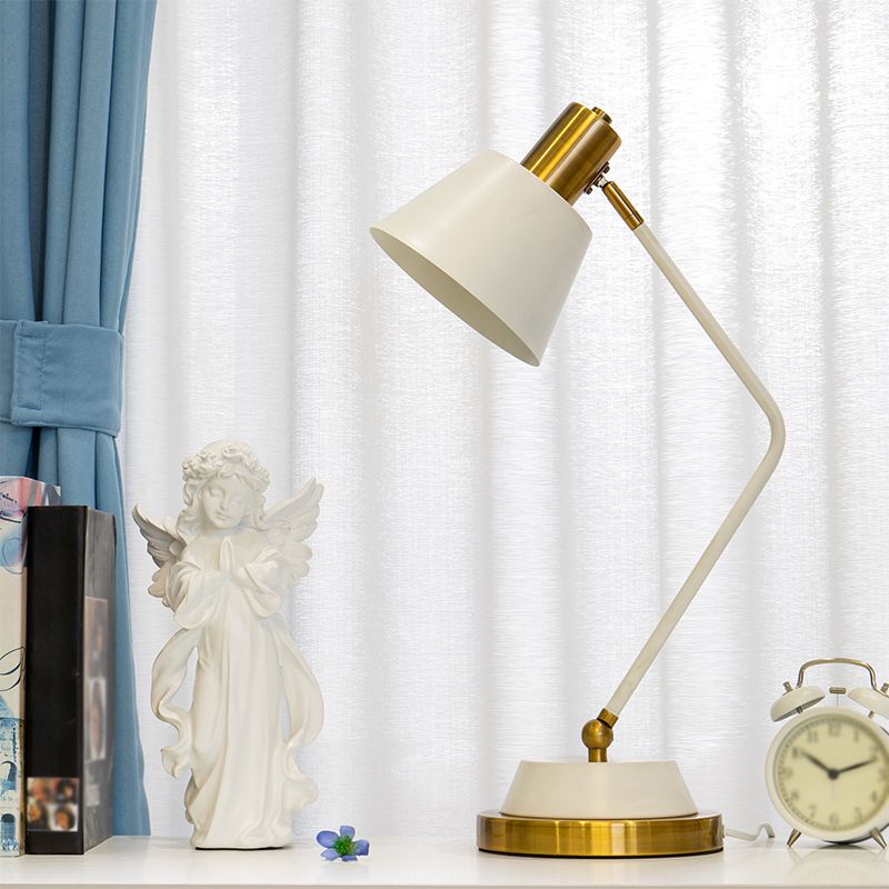 Modern Eye Caring Table Light Metallic Table Lamp for Study Bedroom Sitting Room