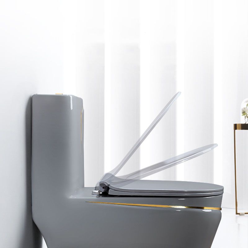 Traditional Floor Mounted Toilet Siphon Jet One-Piece Flush Toilet with Slow Close Seat