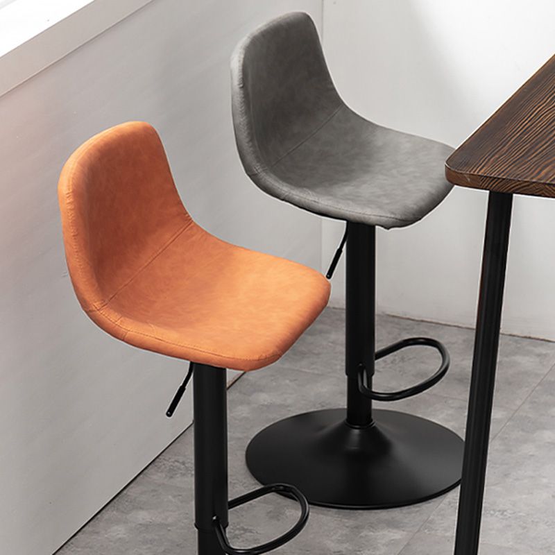 Taburete de bar de estilo industrial, asiento de cuero con respaldo bajo para barra de cocina