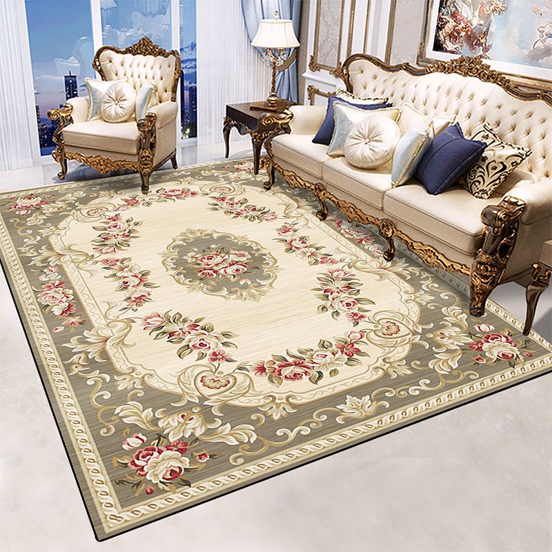 Gold Retro Carpet Polyester Graphic Carpet Stain Resistant Carpet for Living Room