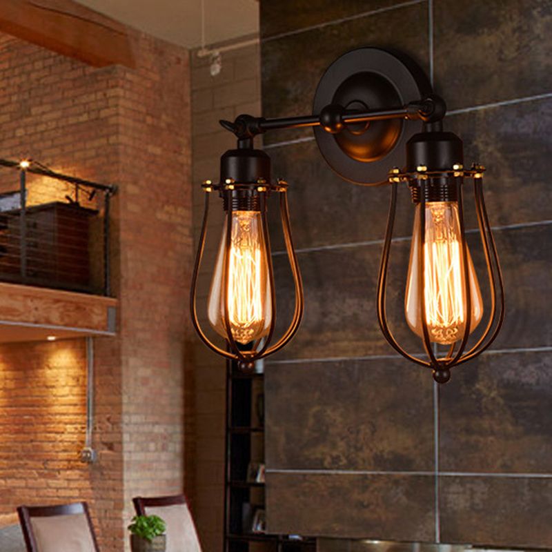 Industrielle Metallwand montierte Waschtischlichter 2 Köpfe über Spiegel -Waschtischlichtern in Metallkäfig