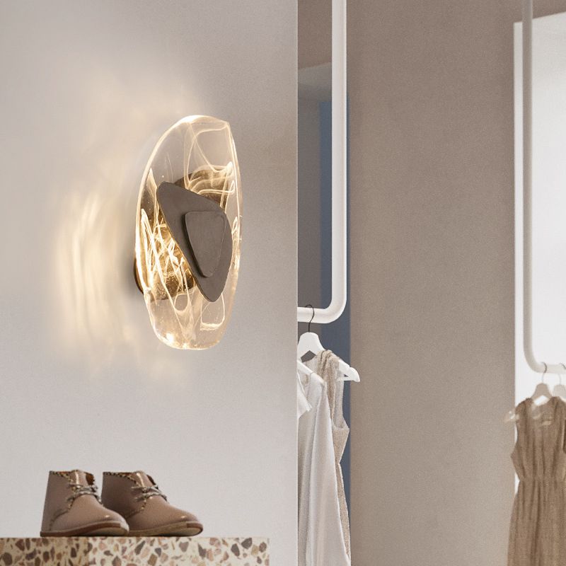 Metal Modern Wall Sconce Geometric Shape Wall Light with Glass Shade for Living Room