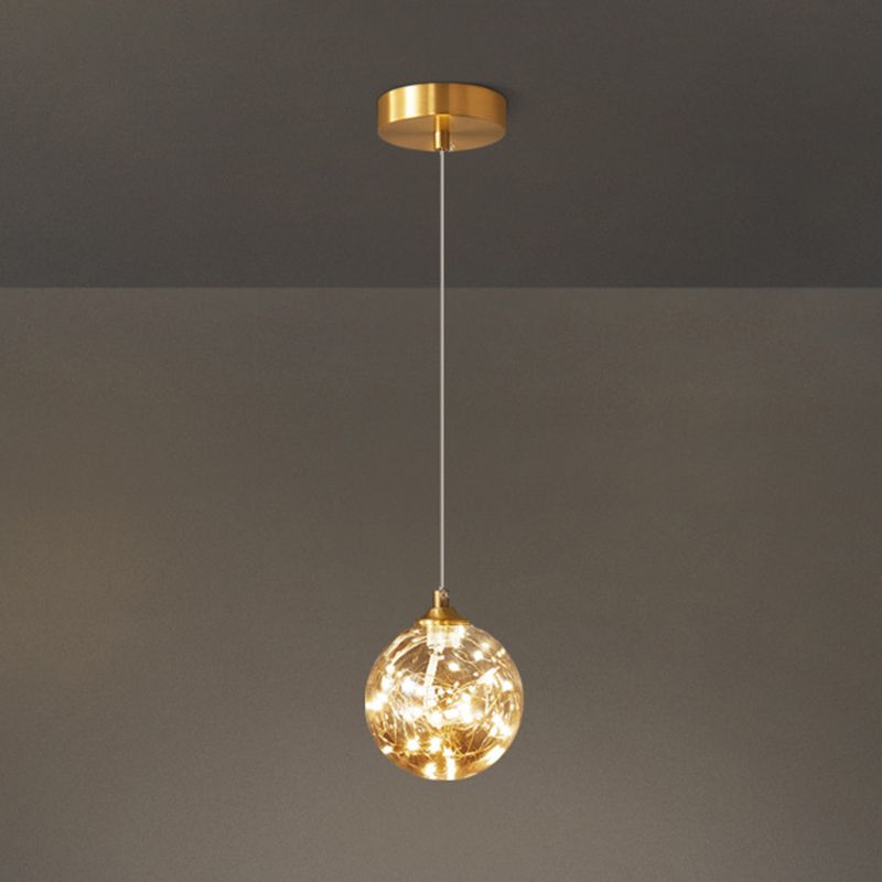 Lámpara de suspensión global de acabado de latón Nordic Amber Glass Led Starry Pends Lighting for Bedroom