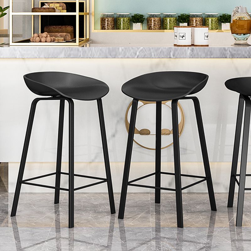 Indoor Contemporary Plastic Bucket Seat Bar Stool with Footrest