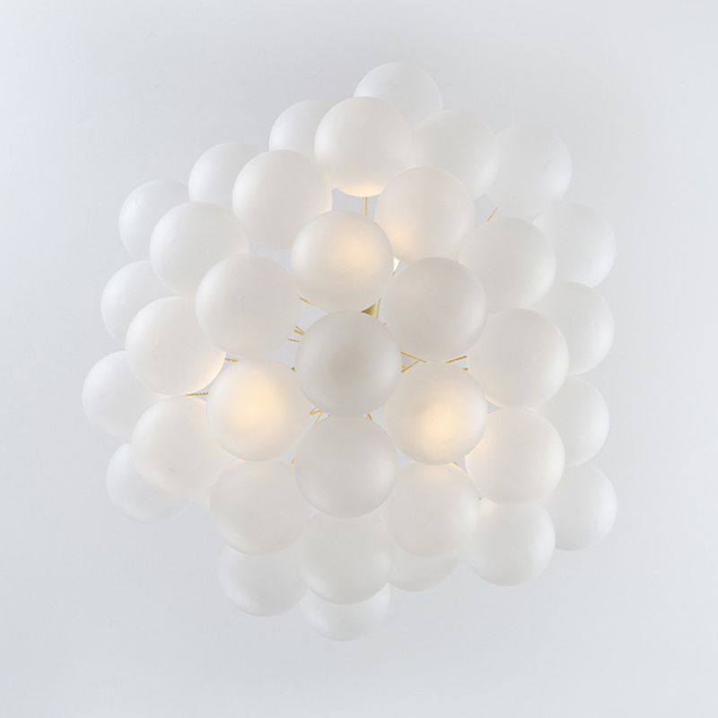 Lampada lampadina in stile moderno a 3 luci con 37 sfere di deco di vetro bianchi lampada in metallo Apparecchio di illuminazione per il soggiorno per soggiorno