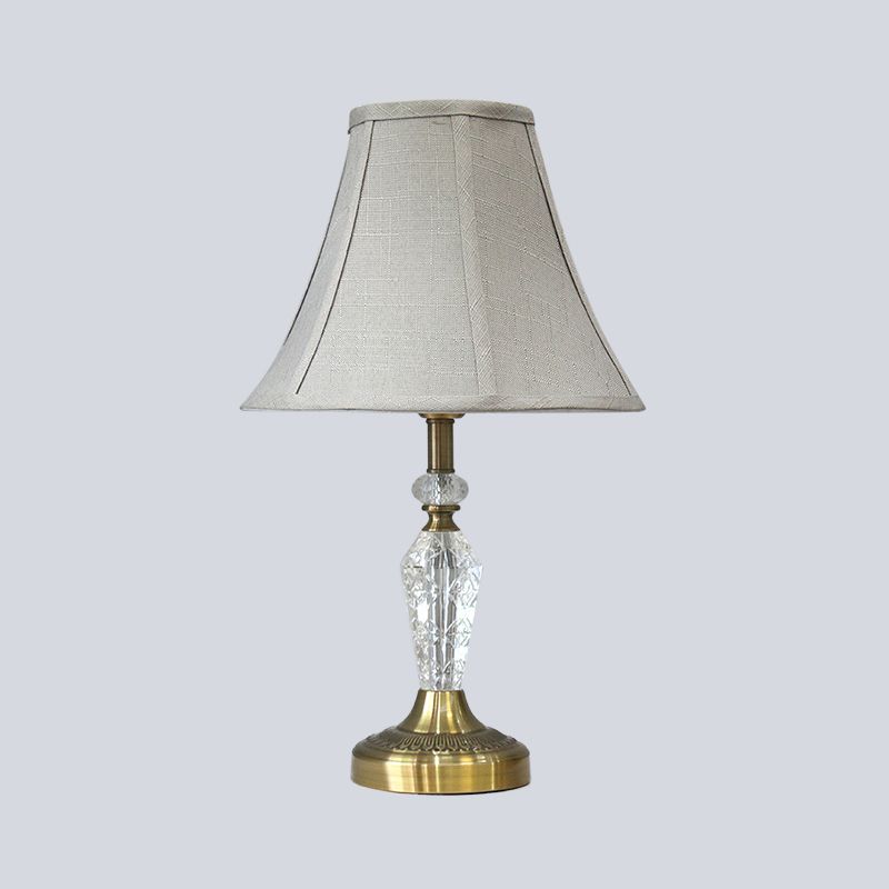 Lampada da comodino a 1 testa in tessuto contemporaneo con illuminazione a campana in cristallo con pannelli in grigio