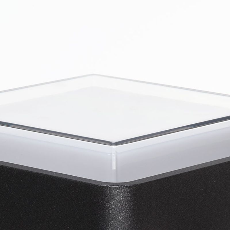 Luminaire carré encastré traditionnel à 1 lumière LED près du plafonnier avec abat-jour en plastique