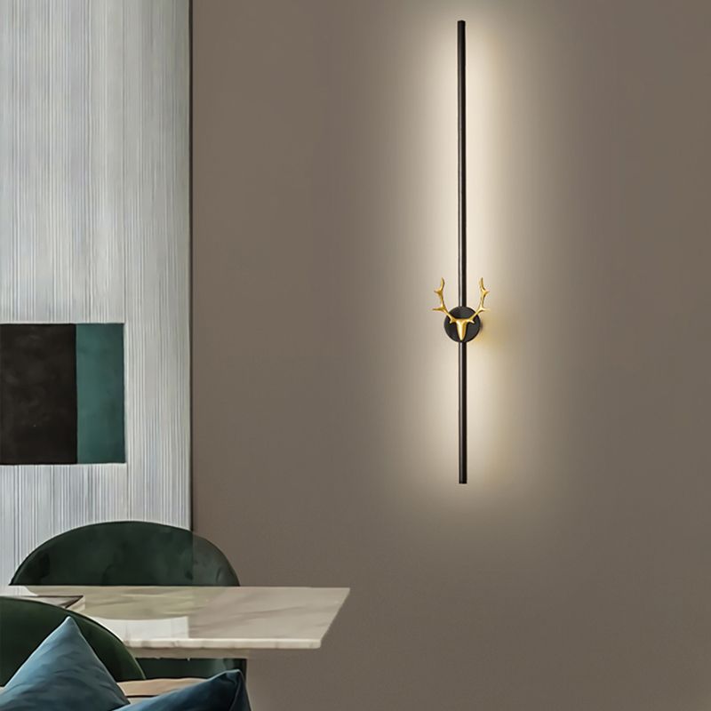 Modern Metal Wall Sconce Linear Shape LED Wall Light with Acrylic Shade for Bedroom