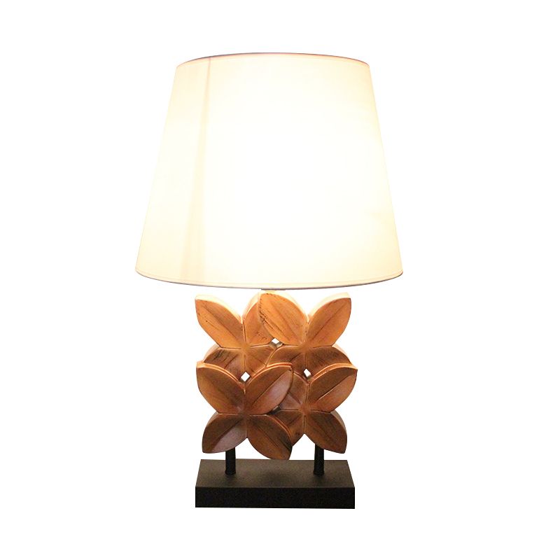 Iluminación de mesa de sombra de Empire Tela retro 1 Bulbo Lámpara de soporte de noche blanca con base de hoja tallada