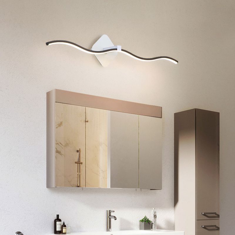 Vanité métallique moderne Lumière miroir à LED de forme linéaire pour salle de bain