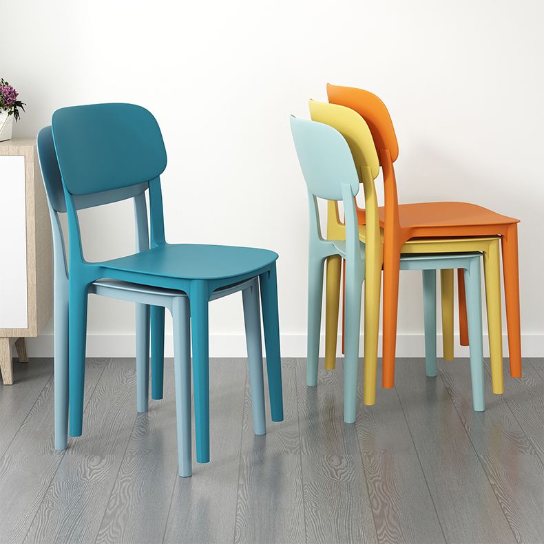 Nordic Backrest Stackable Acrylic Chair with Acrylic Legs for Dining Room